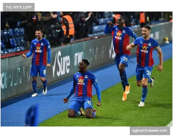 英超焦点战:水晶宫后卫展现统治力,球队期待再次攻破利物浦大门