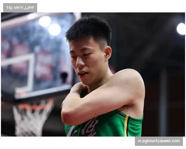 上海久事张镇麟加盟提升锋线防守，怀特塞德护框作用显著